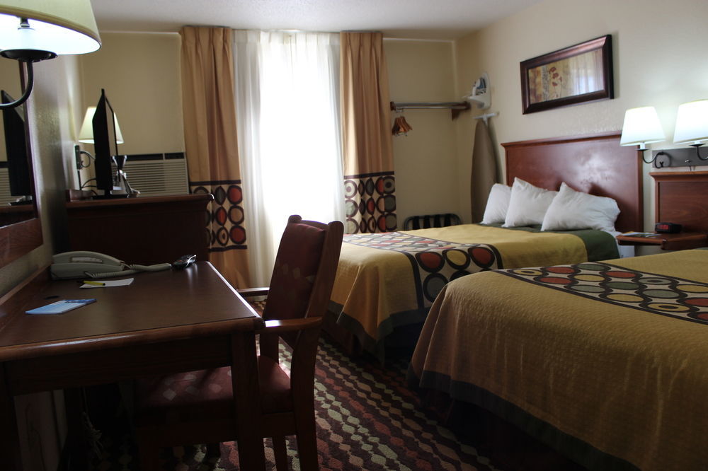 Super 8 By Wyndham Grand Forks Ξενοδοχείο Εξωτερικό φωτογραφία