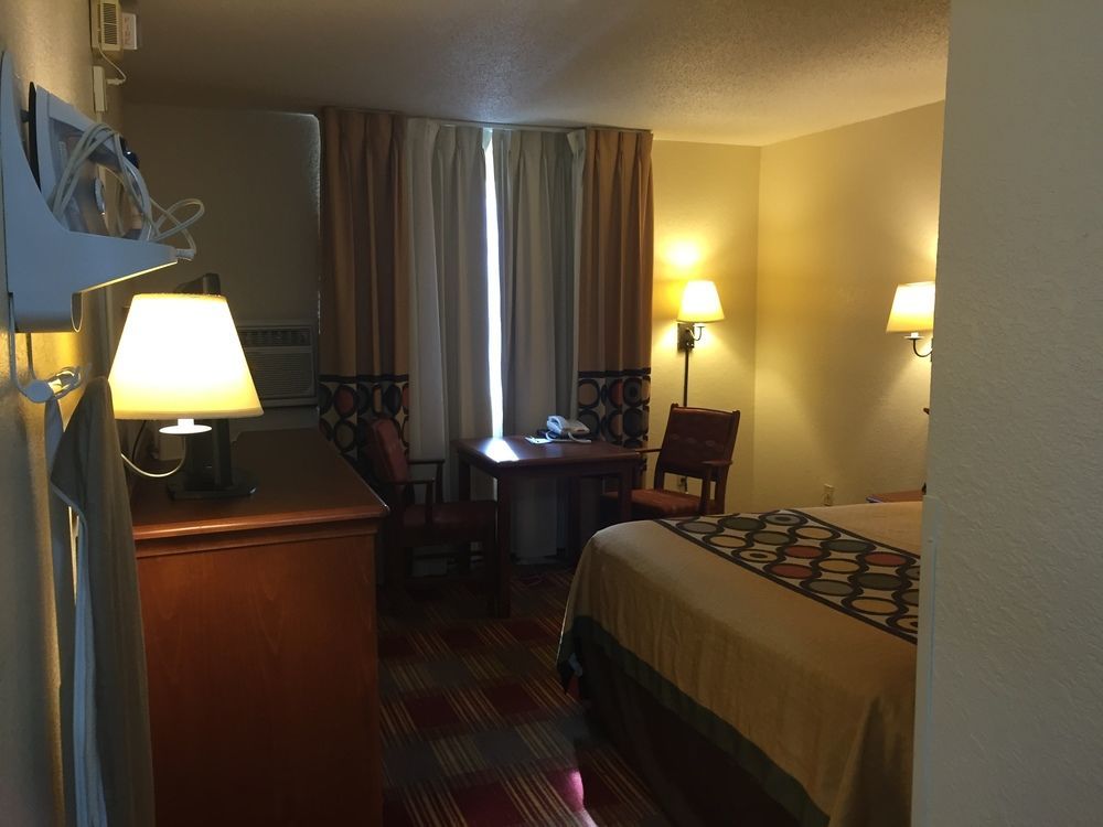 Super 8 By Wyndham Grand Forks Ξενοδοχείο Εξωτερικό φωτογραφία